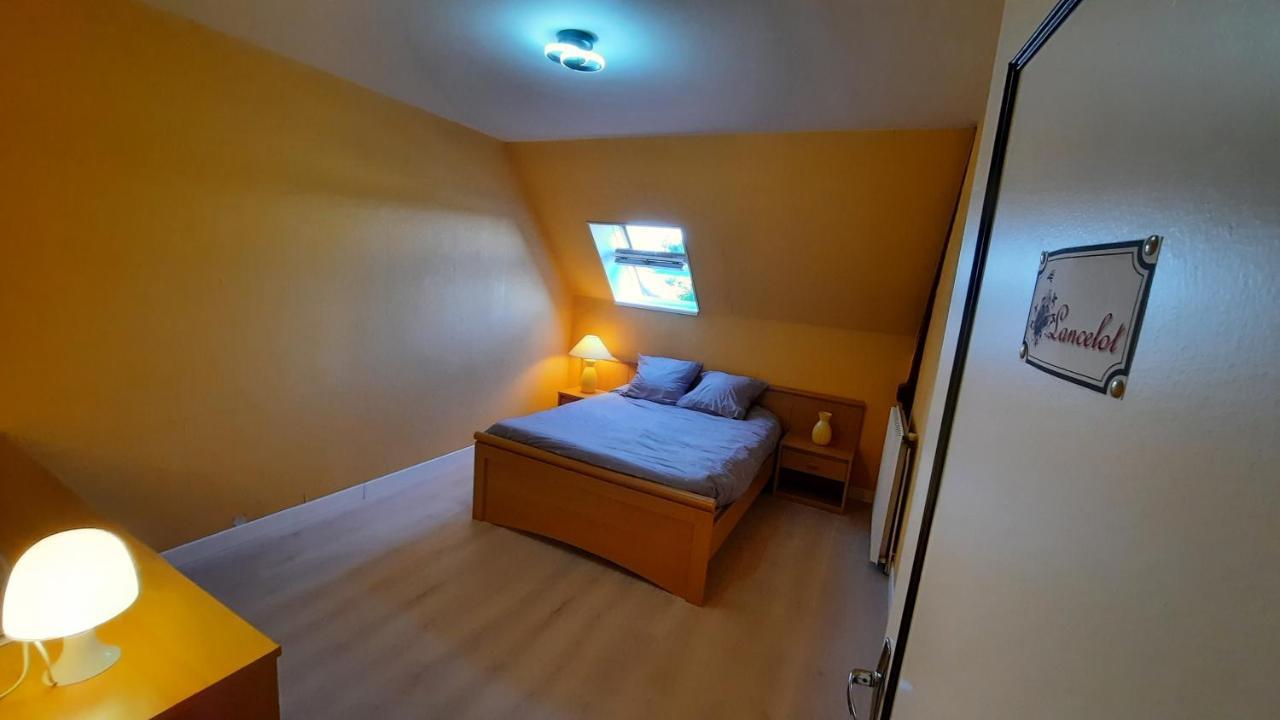 Excallibur, Aux Portes De Brocéliande
