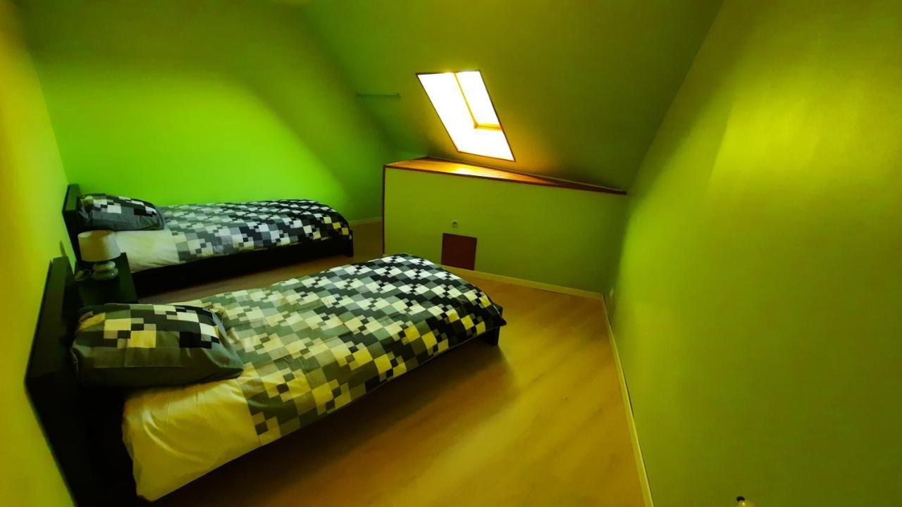 Excallibur, Aux Portes De Broceliande Carentoir